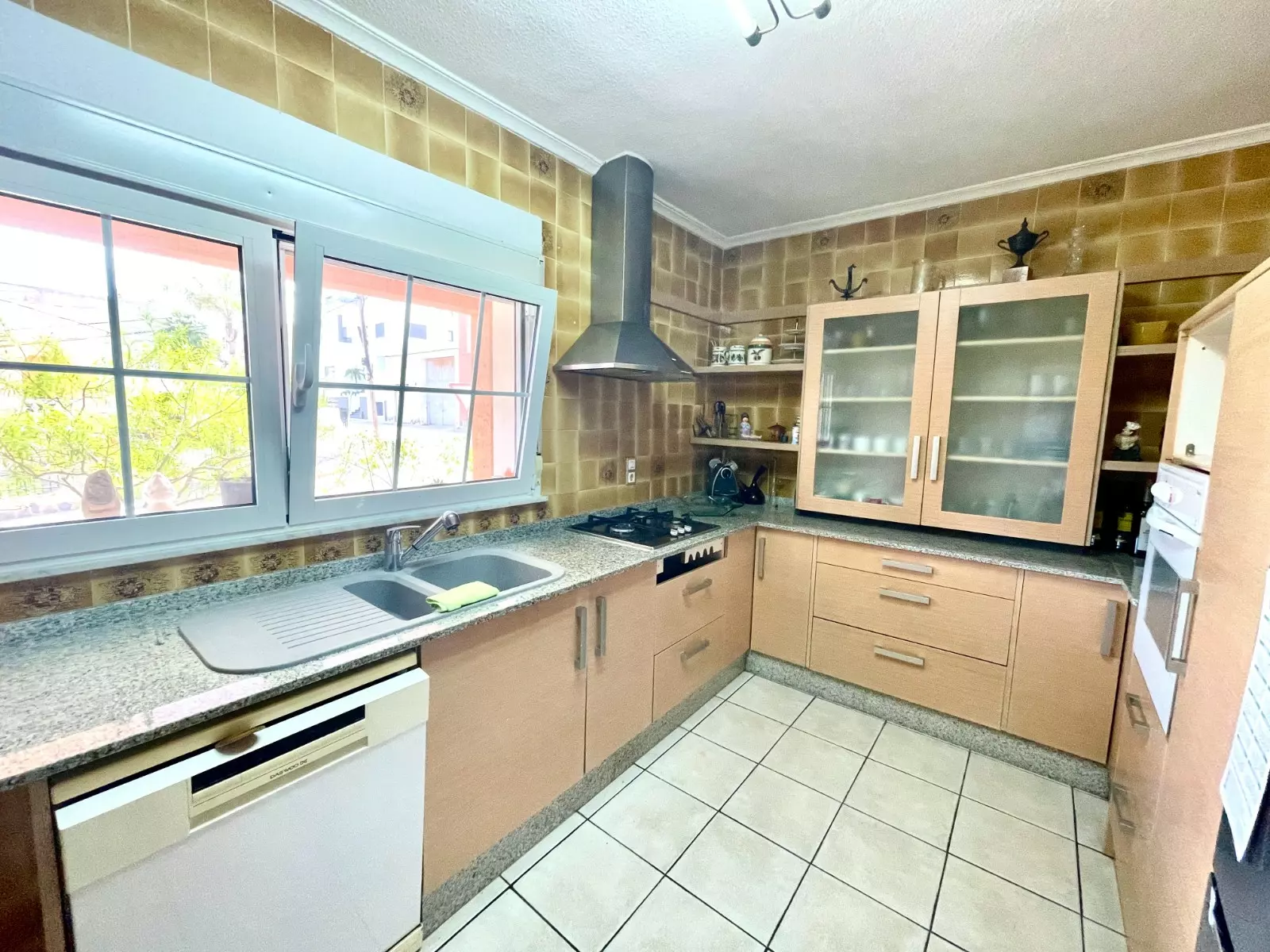 o_1jp7tfhl511diqrf11sl8rr1rtl2s-54f1b4 4-bedroom Villa In Benijofar, Spain (300 M²)