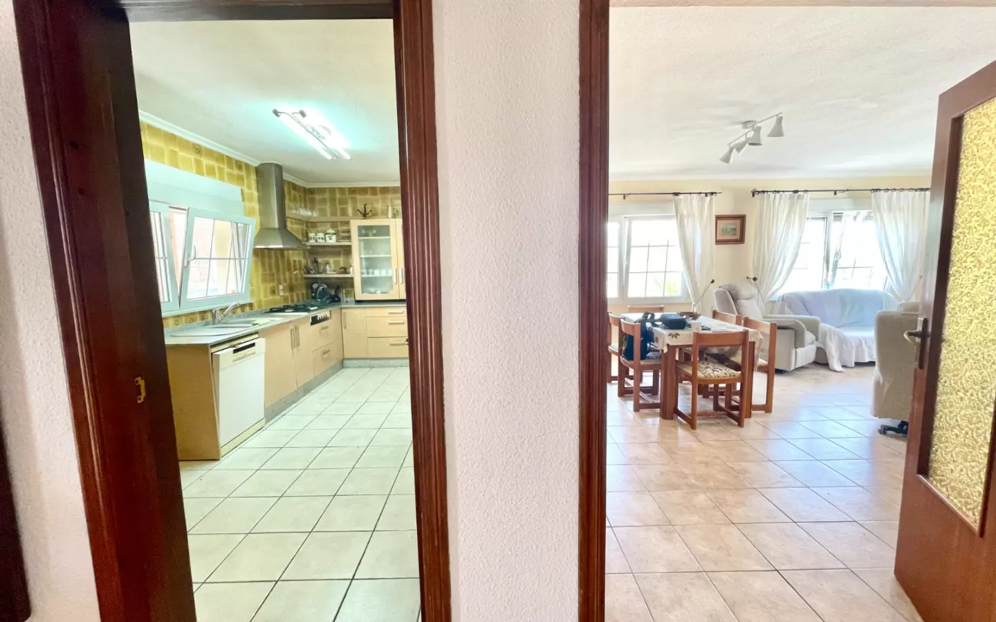 4-bedroom Villa In Benijofar, Spain (300 M²)