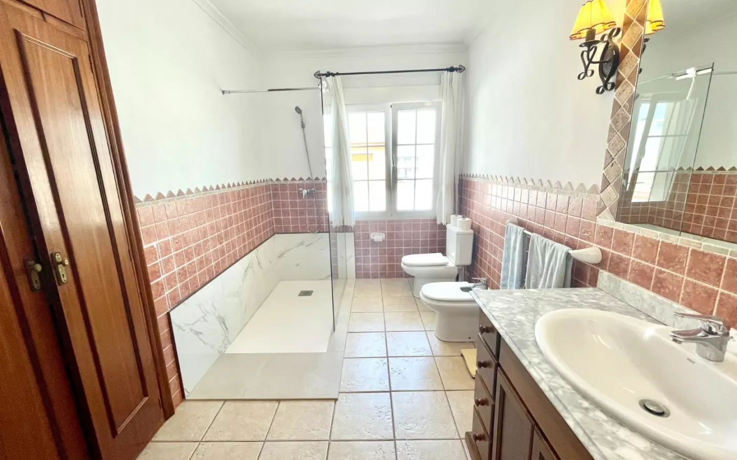 4-bedroom Villa In Benijofar, Spain (300 M²)