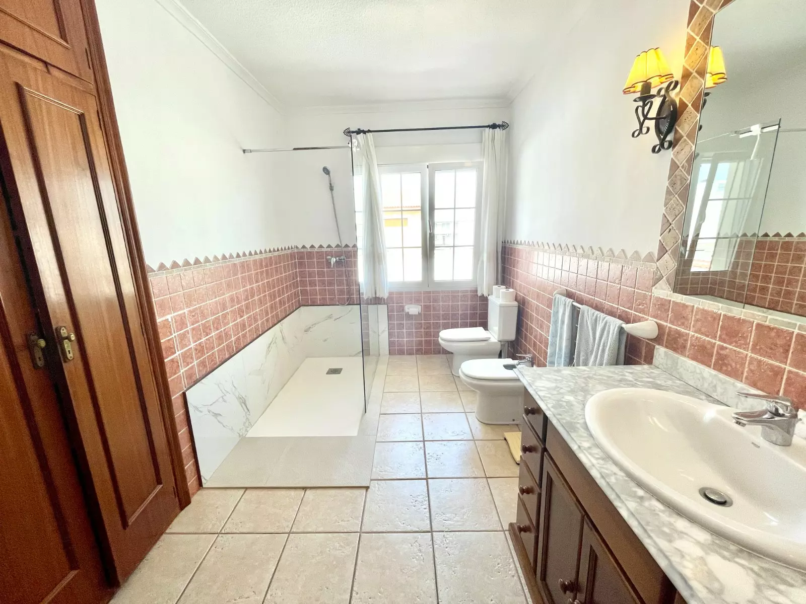 o_1jp7tfhl5p3qa1d38013l61d4e35-a3e50e 4-bedroom Villa In Benijofar, Spain (300 M²)