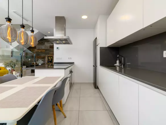 3-bedroom Townhouse In Villamartin, Spain (101 M²)