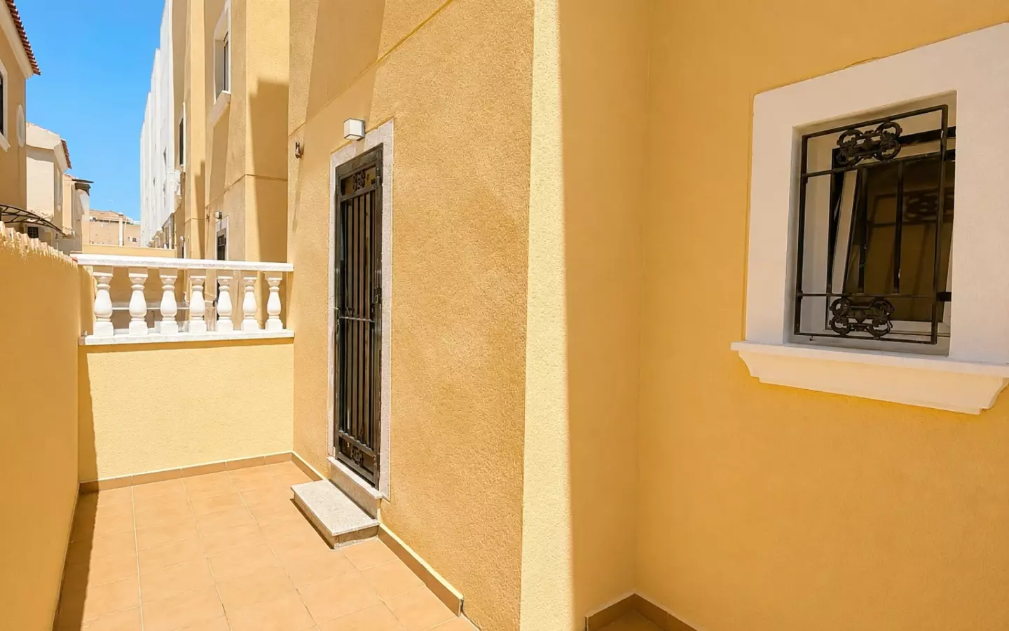 3-bedroom Town House In Pilar De La Horadada, Spain (140 M²)