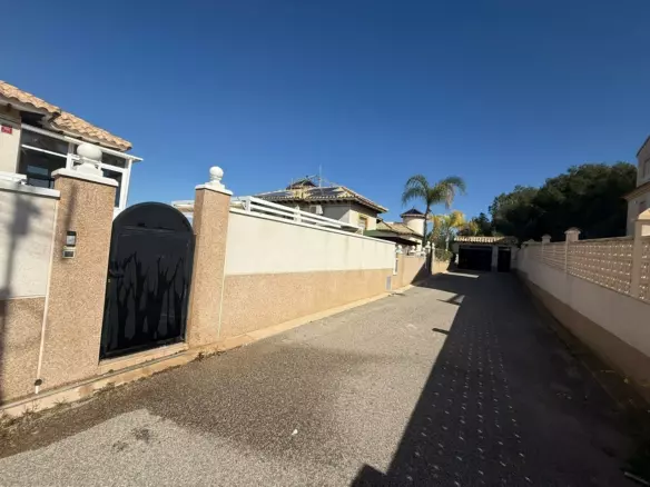 5-bedroom Villa In Orihuela Costa, Spain (231 M²)