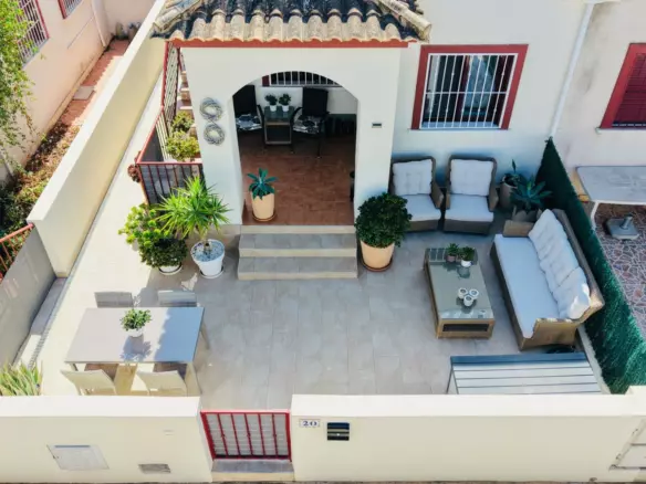 2-bedroom Semi In Daya Vieja, Spain (116 M² Plot)