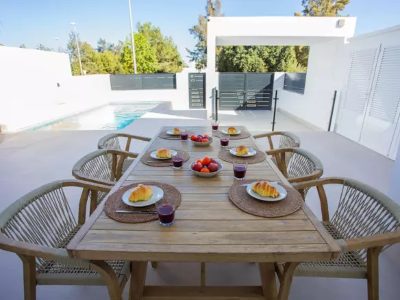 3-bedroom Detached Villa In Dolores, Spain (150 M²)
