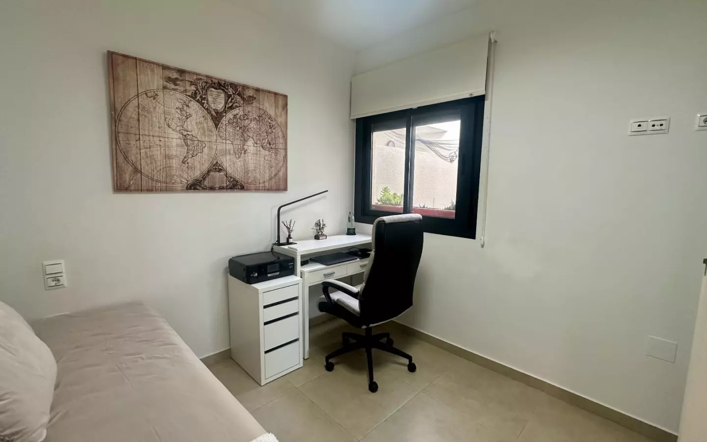 3-bedroom Townhouse In Villamartin, Spain (175 M²)