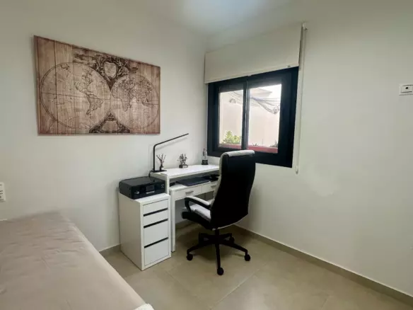 3-bedroom Townhouse In Villamartin, Spain (175 M²)