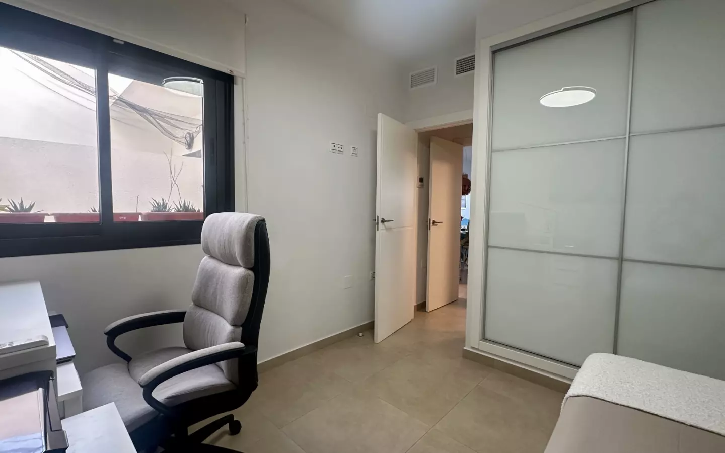 3-bedroom Townhouse In Villamartin, Spain (175 M²)