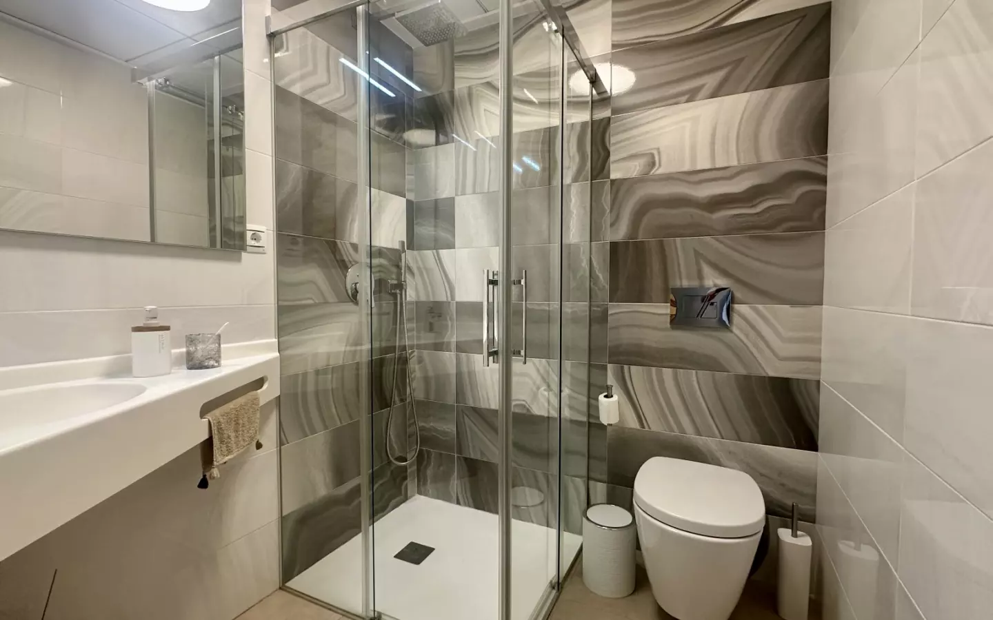 3-bedroom Townhouse In Villamartin, Spain (175 M²)