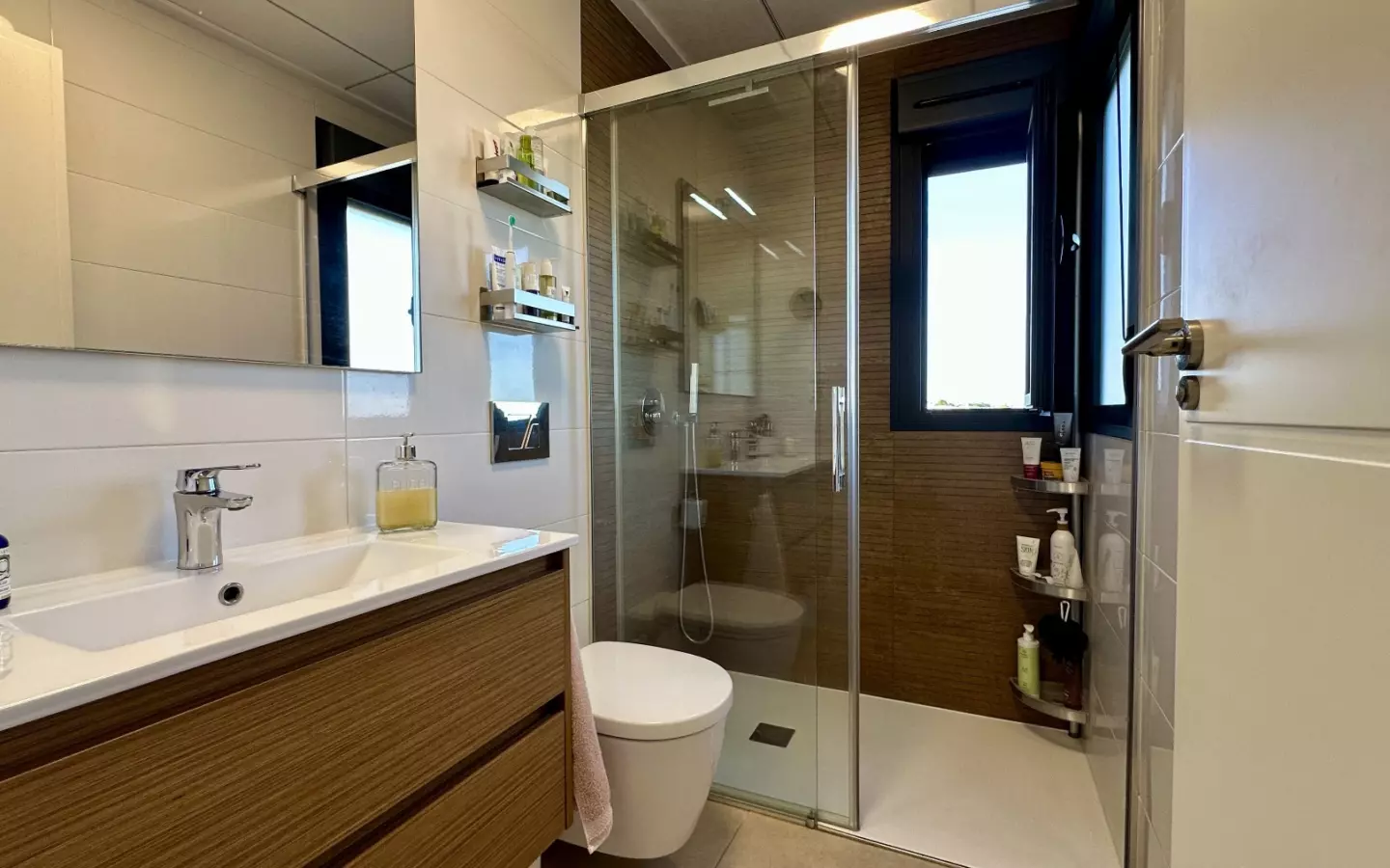 3-bedroom Townhouse In Villamartin, Spain (175 M²)