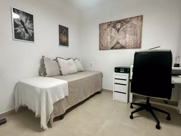 3-bedroom Townhouse In Villamartin, Spain (175 M²)