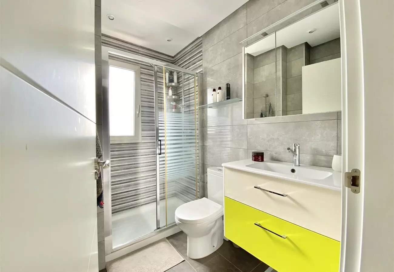 4-bedroom Property In Villamartin, Spain (128 M²)