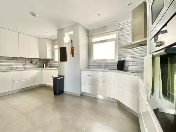 4-bedroom Property In Villamartin, Spain (128 M²)