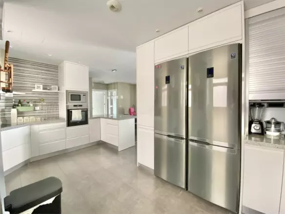 4-bedroom Property In Villamartin, Spain (128 M²)