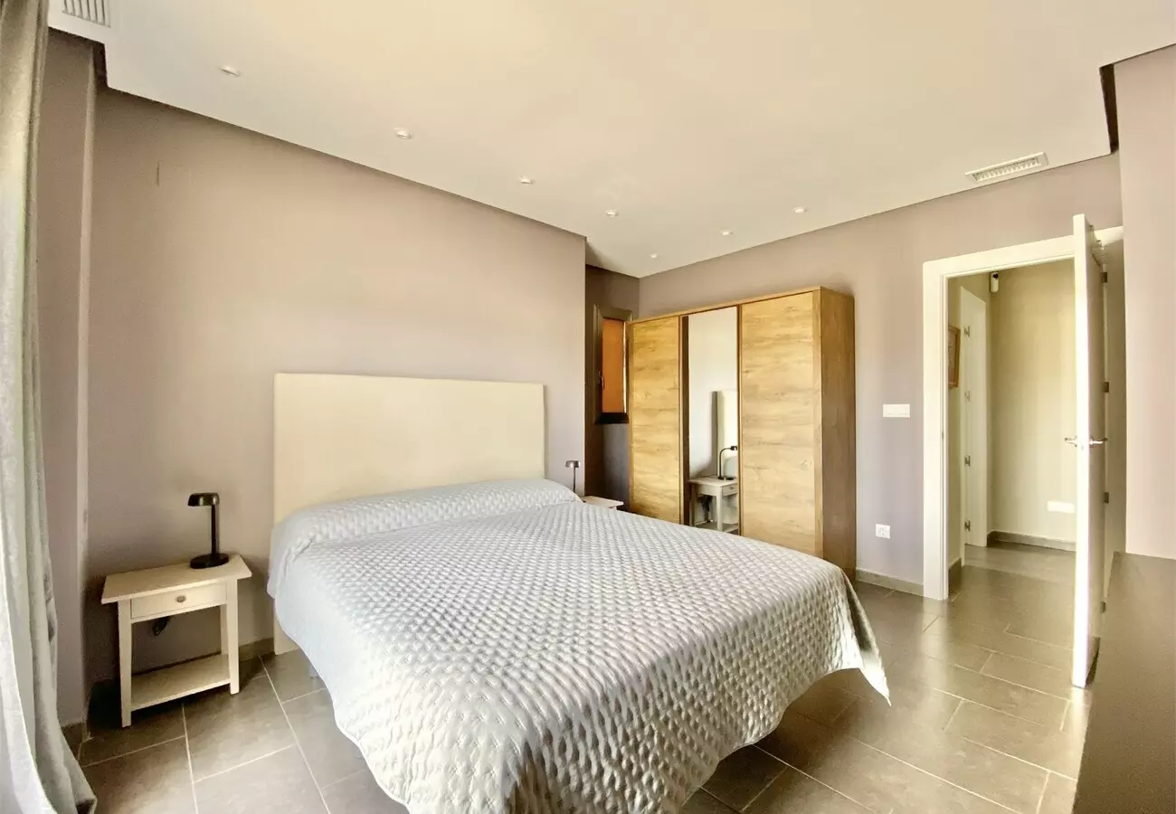 4-bedroom Property In Villamartin, Spain (128 M²)