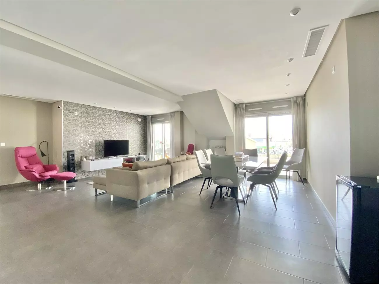 4-bedroom Property In Villamartin, Spain (128 M²)