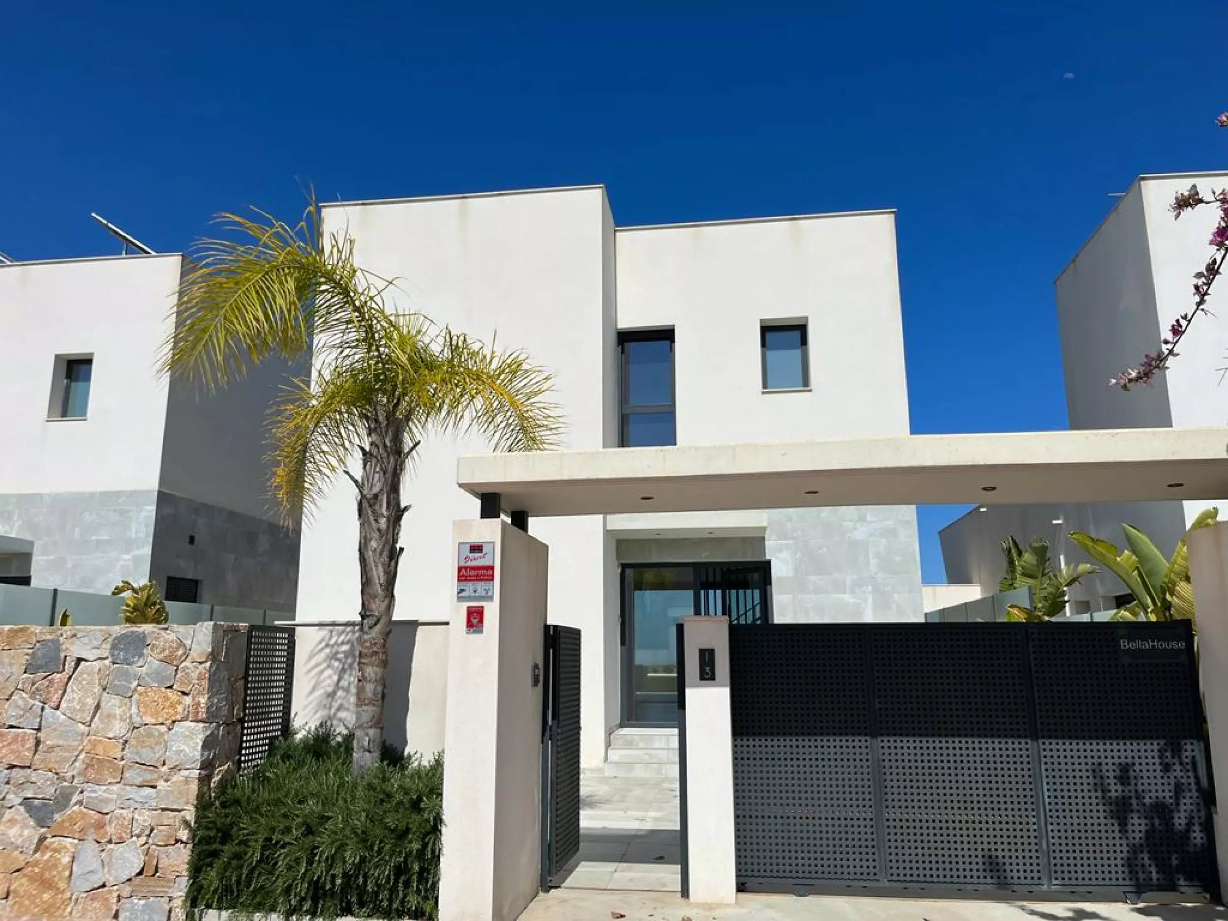 5-bedroom Villa In Rojales, Spain (130 M²)