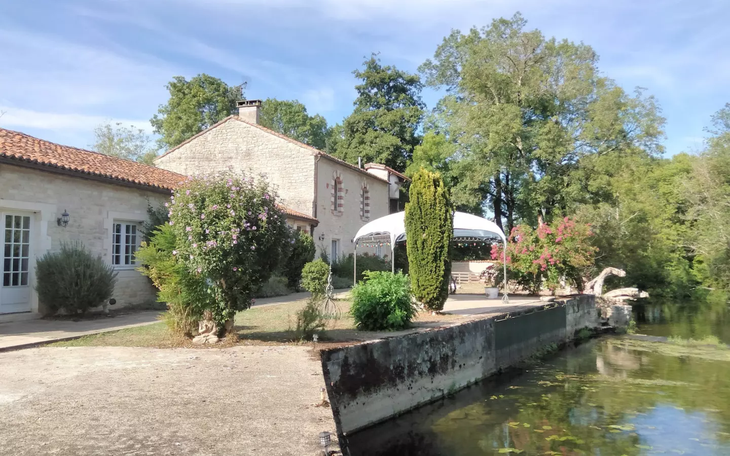 2-bedroom Mill In Luxe, France (336 M²)