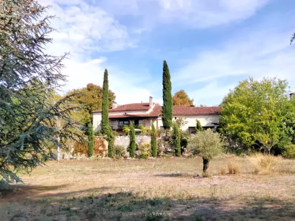 4-bedroom Country House In Saint-ciers-sur-bonnieure, France (269 M²)