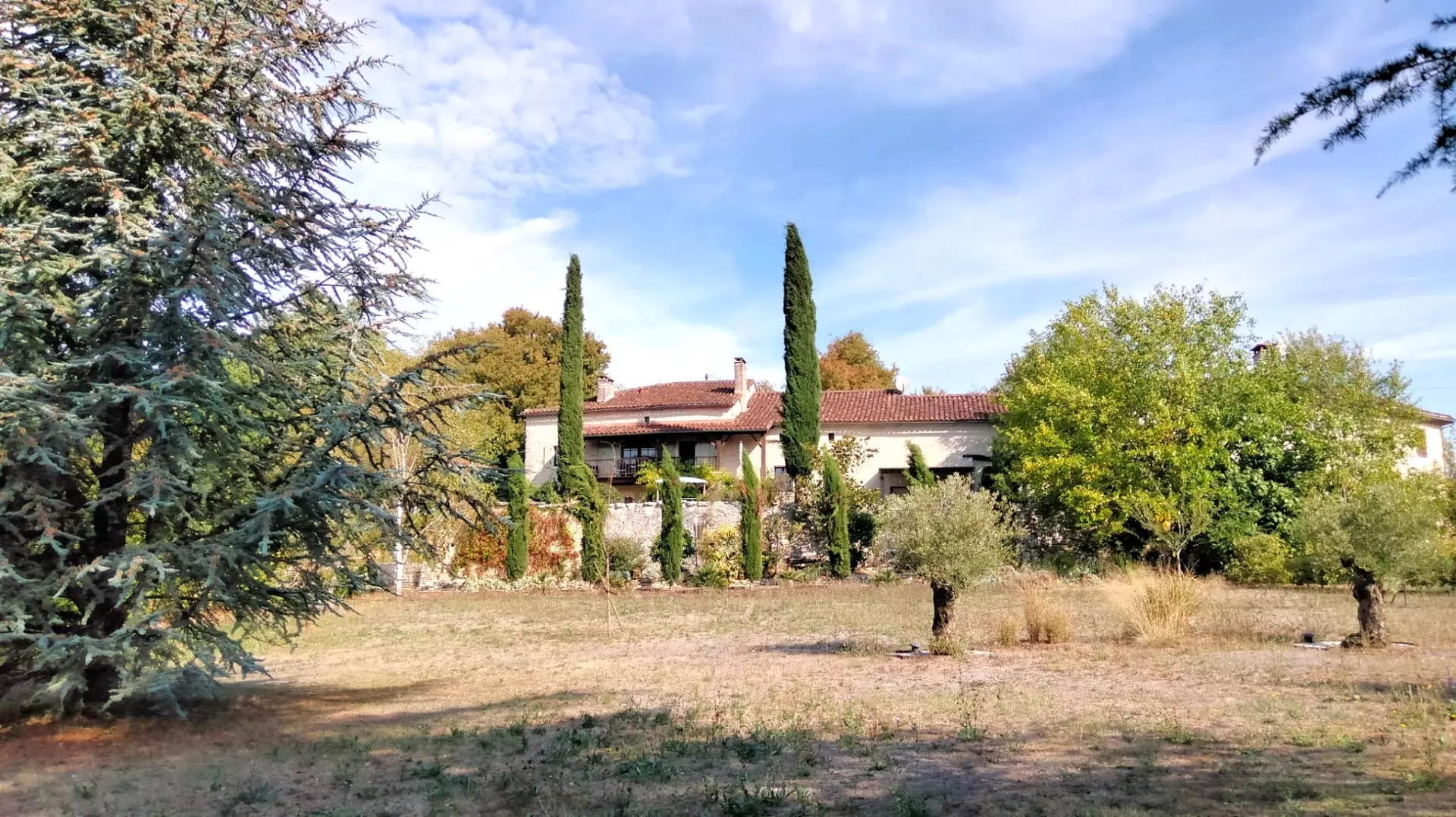 property_image_1gmybw05h2_20261014060605-17ad8c 4-bedroom Country House In Saint-ciers-sur-bonnieure, France (269 M²)