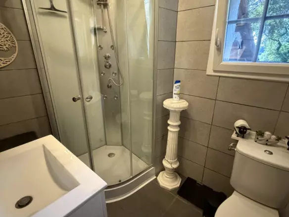 3-bedroom House In Saint-aigulin, France (109 M²)
