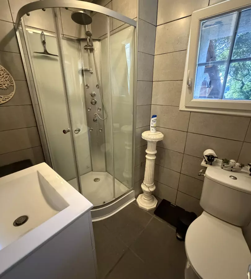 3-bedroom House In Saint-aigulin, France (109 M²)