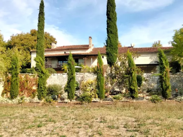 4-bedroom Country House In Saint-ciers-sur-bonnieure, France (269 M²)