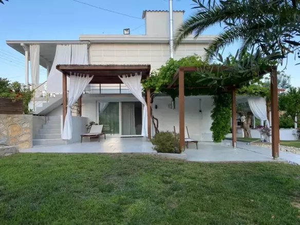Detached House In Sithonia, Greece (126 M²)