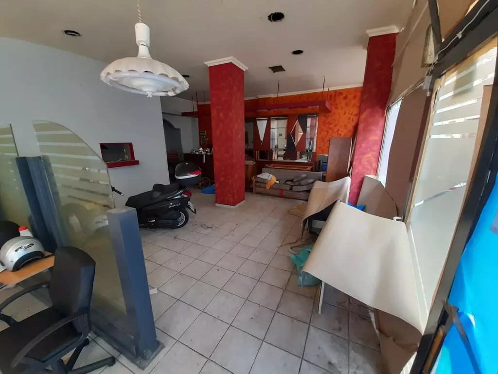 Commercial Property In Menemeni, Greece (100 M²)