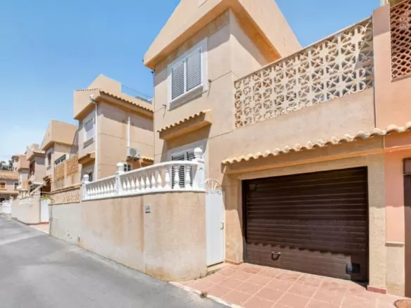 3-bedroom Town House In Torrevieja, Spain (104 M²)