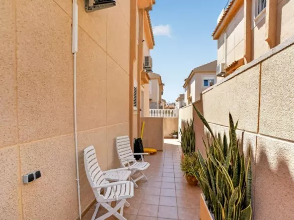 3-bedroom Town House In Torrevieja, Spain (104 M²)