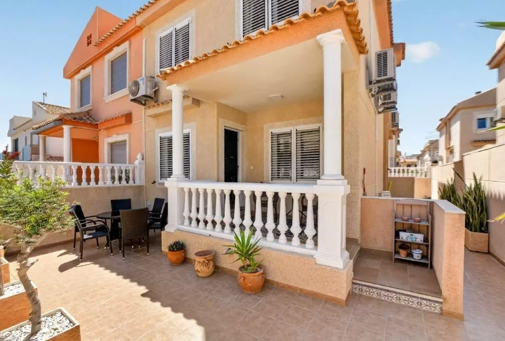 3-bedroom Town House In Torrevieja, Spain (104 M²)