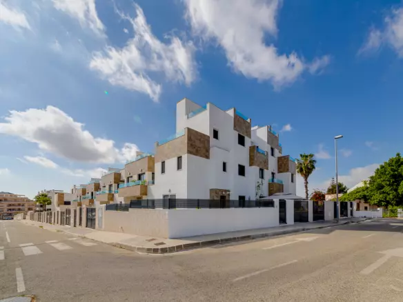 3-bedroom Town House In Villamartin, Spain (134 M²)