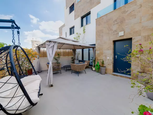 3-bedroom Town House In Villamartin, Spain (134 M²)