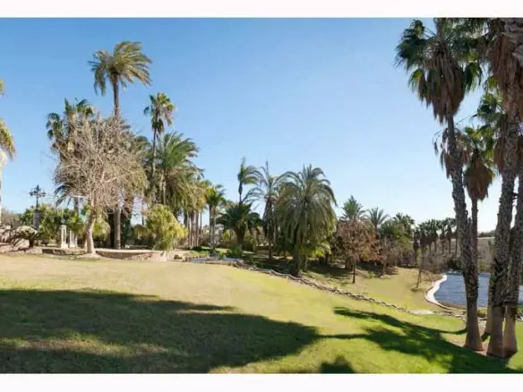 5-bedroom Villa In Villamartin, Spain (642 M²)