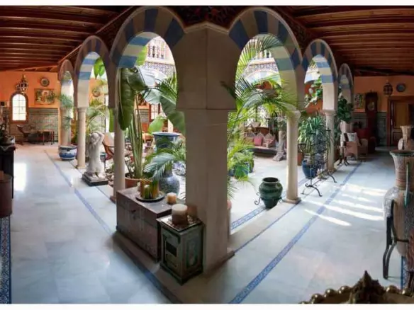 5-bedroom Villa In Villamartin, Spain (642 M²)
