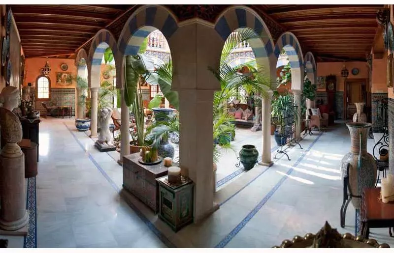 5-bedroom Villa In Villamartin, Spain (642 M²)