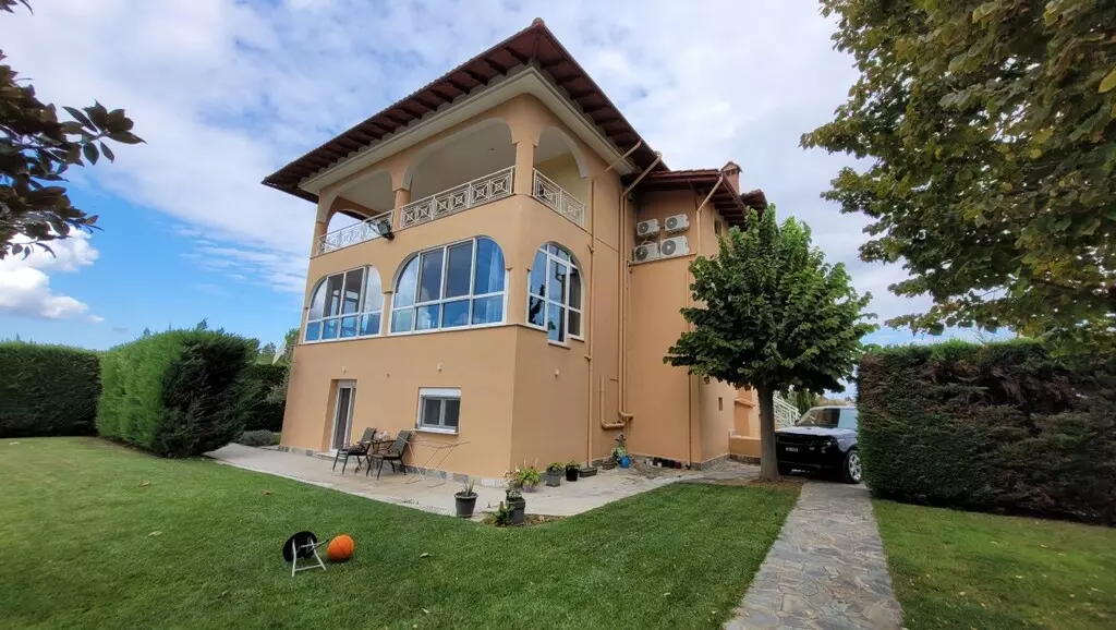 7-bedroom Detached House In Chortiatis, Greece (340 M²)