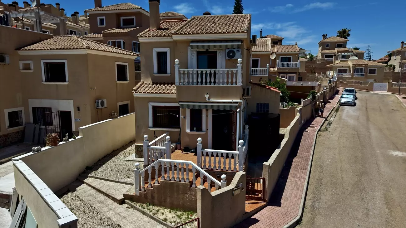 3-bedroom Villa In Orihuela Costa, Spain (100 M²)