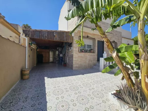 3-bedroom Villa In Torrevieja, Spain (74 M²)