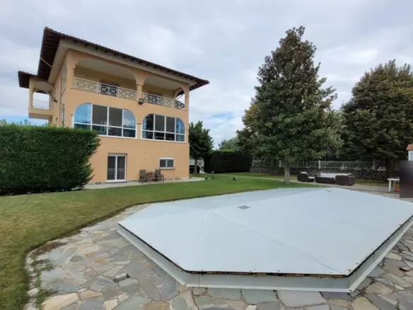 7-bedroom Detached House In Chortiatis, Greece (340 M²)