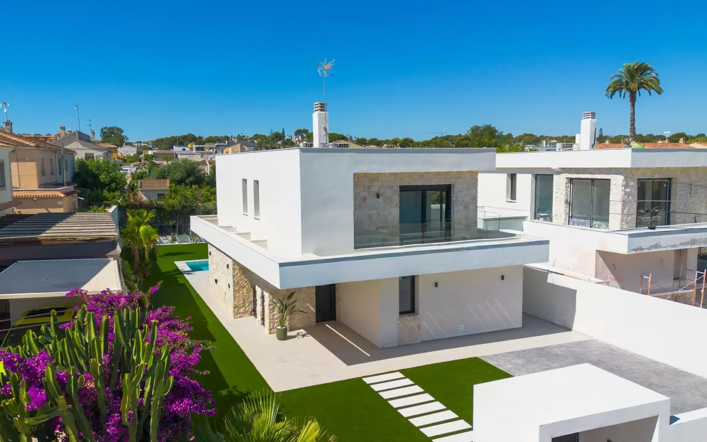 4-bedroom Villa In Torrevieja, Spain (177 M²)