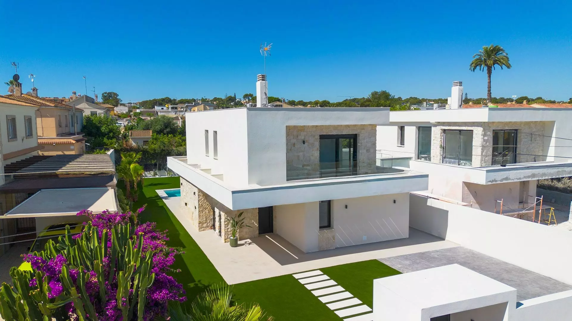 4-bedroom Villa In Torrevieja, Spain (177 M²)