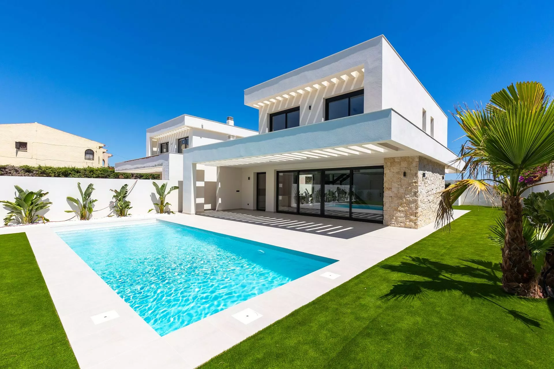 4-bedroom Villa In Torrevieja, Spain (177 M²)