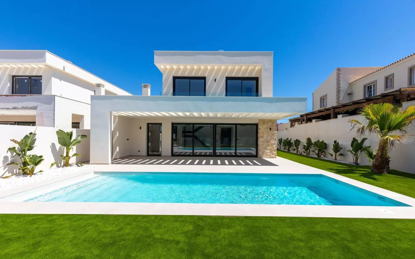 4-bedroom Villa In Torrevieja, Spain (177 M²)