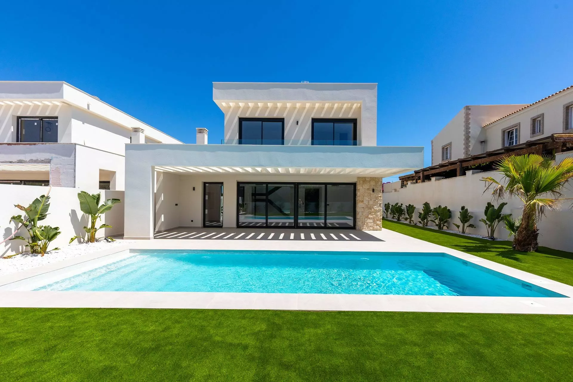 4-bedroom Villa In Torrevieja, Spain (177 M²)