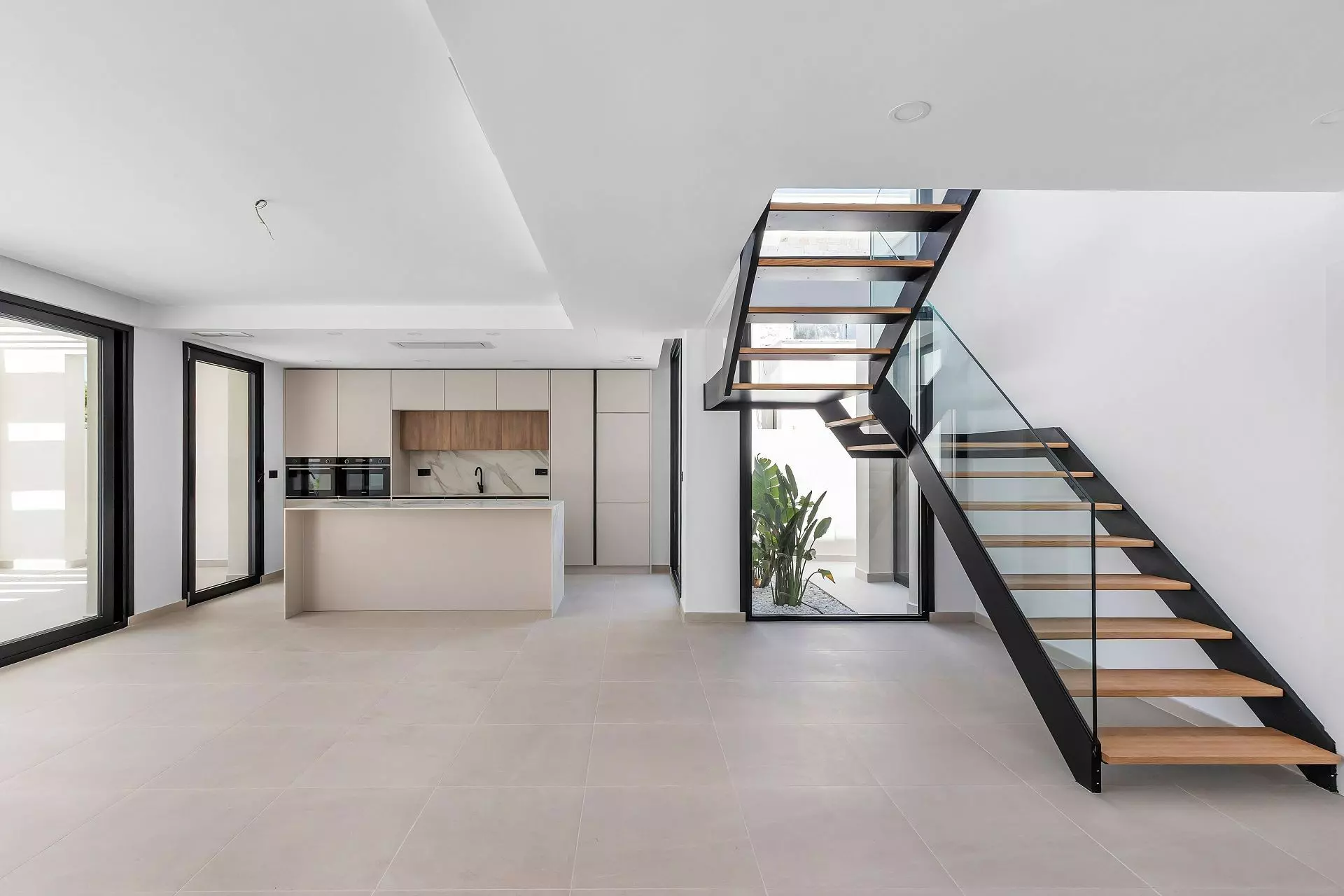 4-bedroom Villa In Torrevieja, Spain (177 M²)