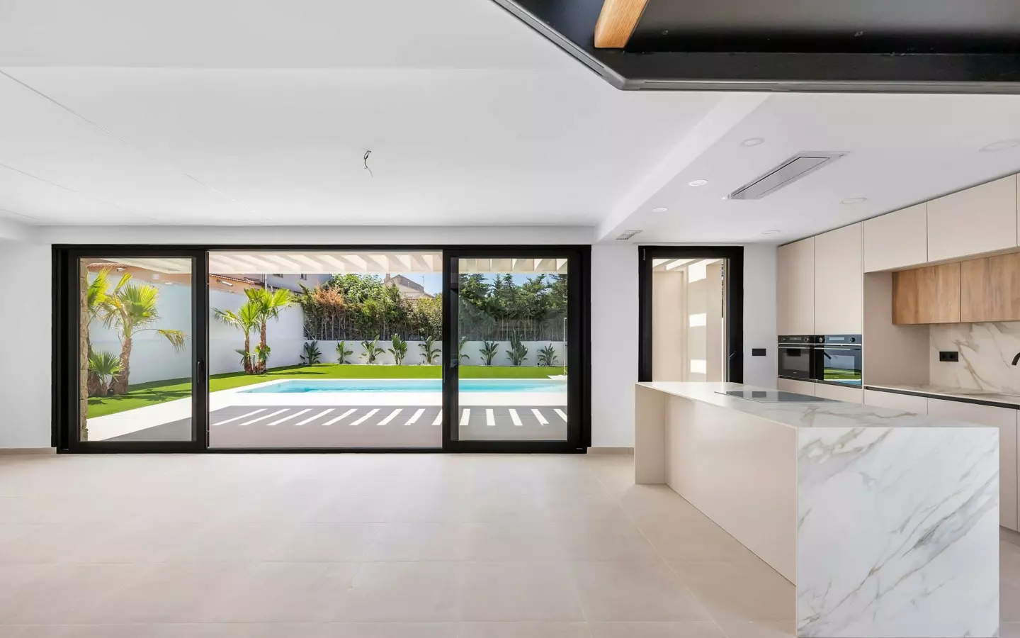 4-bedroom Villa In Torrevieja, Spain (177 M²)