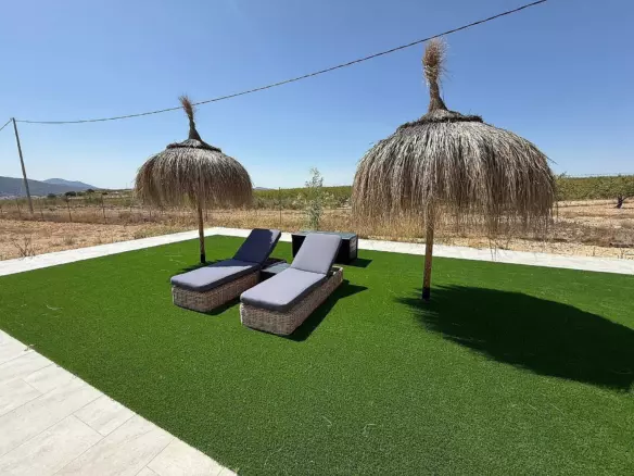 3-bedroom Detached Villa In Pinoso, Spain (153 M²)