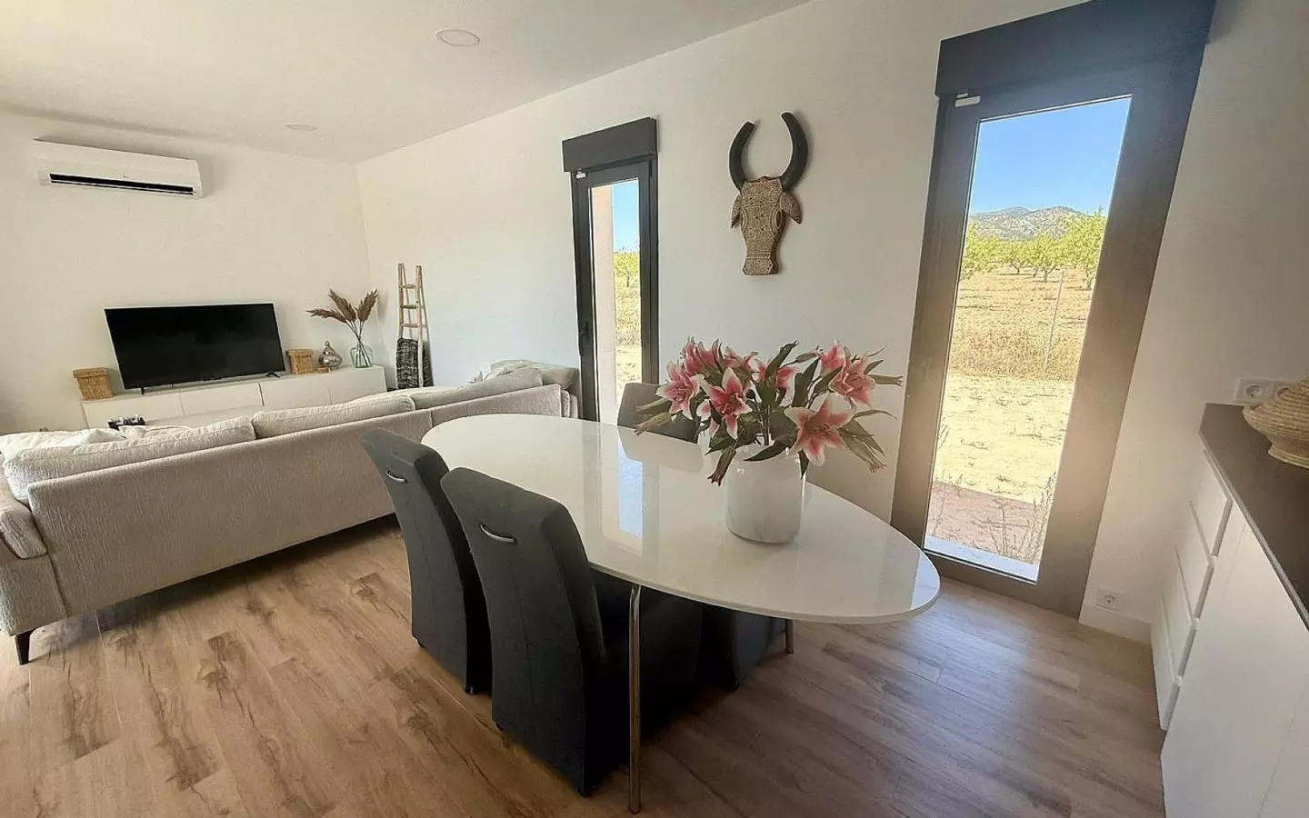3-bedroom Detached Villa In Pinoso, Spain (153 M²)